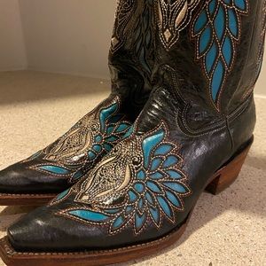 Hand stitched laser cut leather cowboy boots. One of a kind vintage Pecos Bill